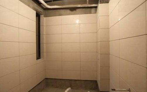 卫生间翻新装修注意事项：卫生间瓷砖怎么贴